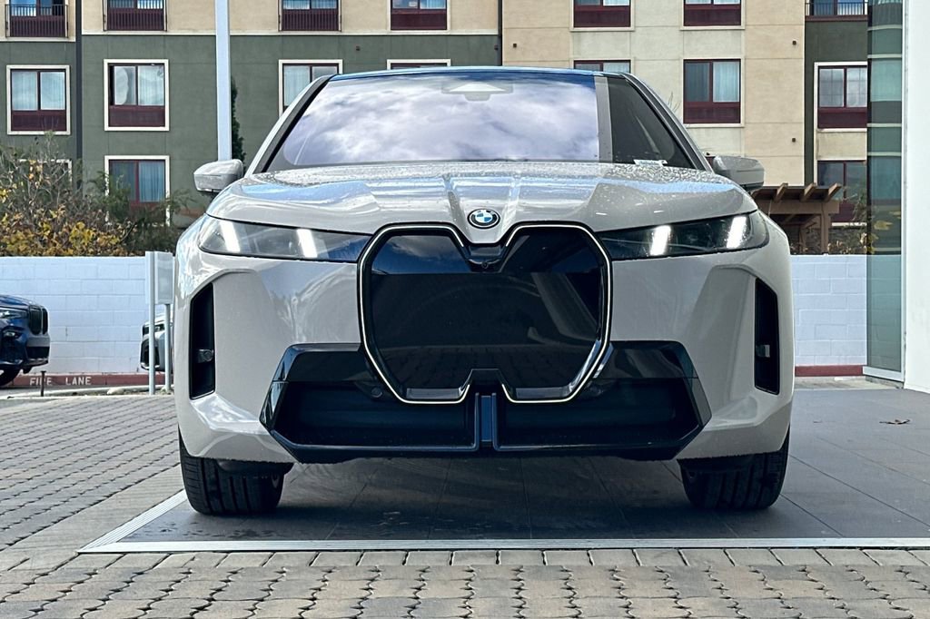 New 2026 BMW iX xDrive60 w/ M Sport Package AWD/4WD image 8
