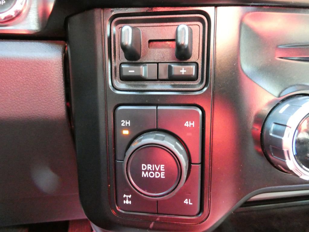 Used 2023 Ford F350 Lariat w/ Lariat Ultimate Package image 32