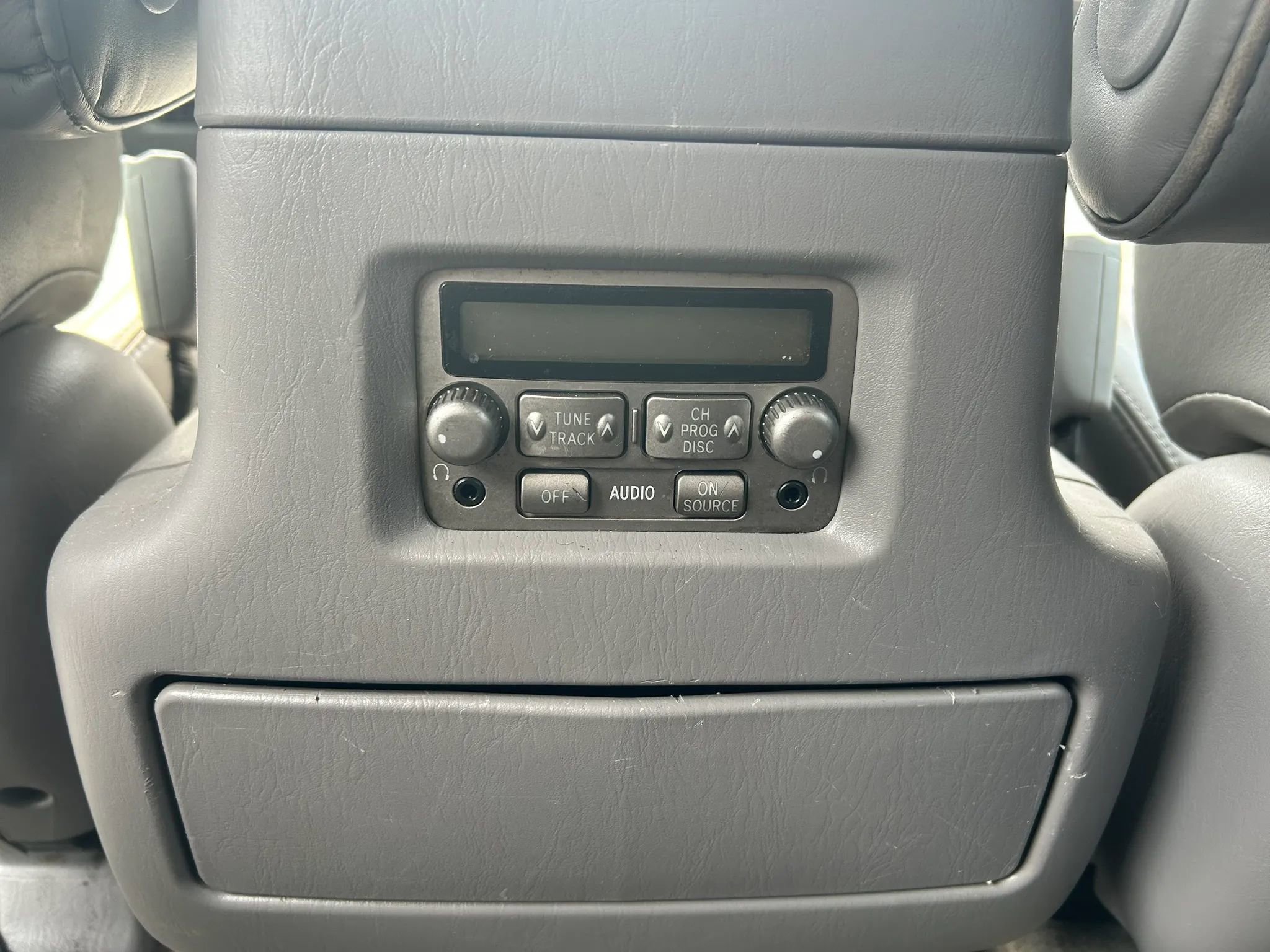 Used 2004 Toyota Land Cruiser AWD/4WD image 19