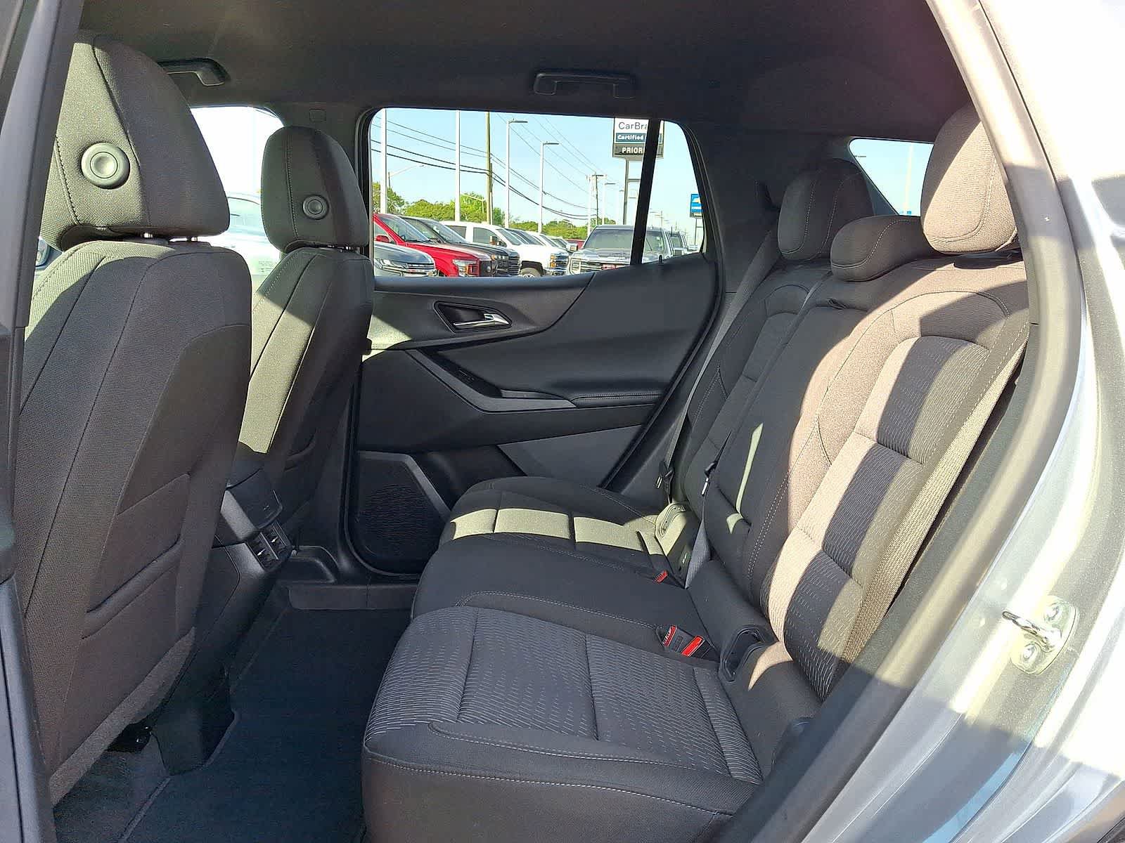 Certified 2025 Chevrolet Equinox LT FWD image 30