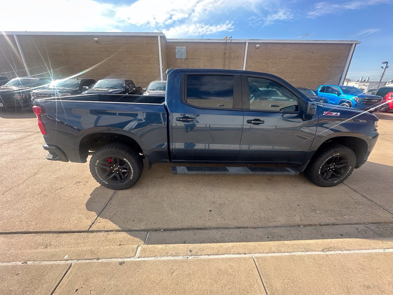 Used 2019 Chevrolet Silverado 1500 LT Trail Boss AWD/4WD image 4