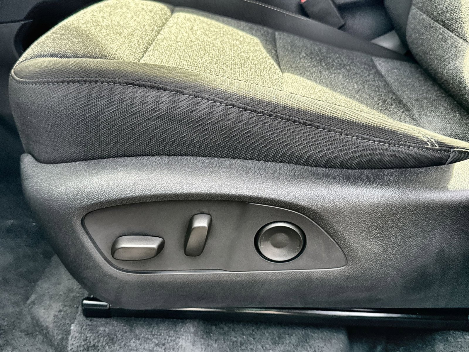 New 2026 GMC Acadia Elevation w/ LPO, Floor Liner Package image 14