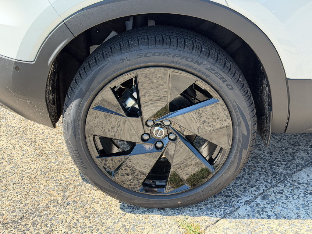New 2026 Volvo XC40 B5 Ultra w/ Protection Package Premier AWD/4WD image 6