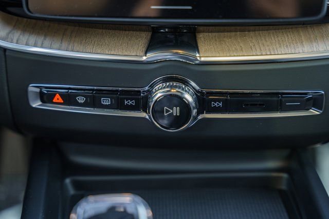 New 2026 Volvo XC60 T8 Plus image 22