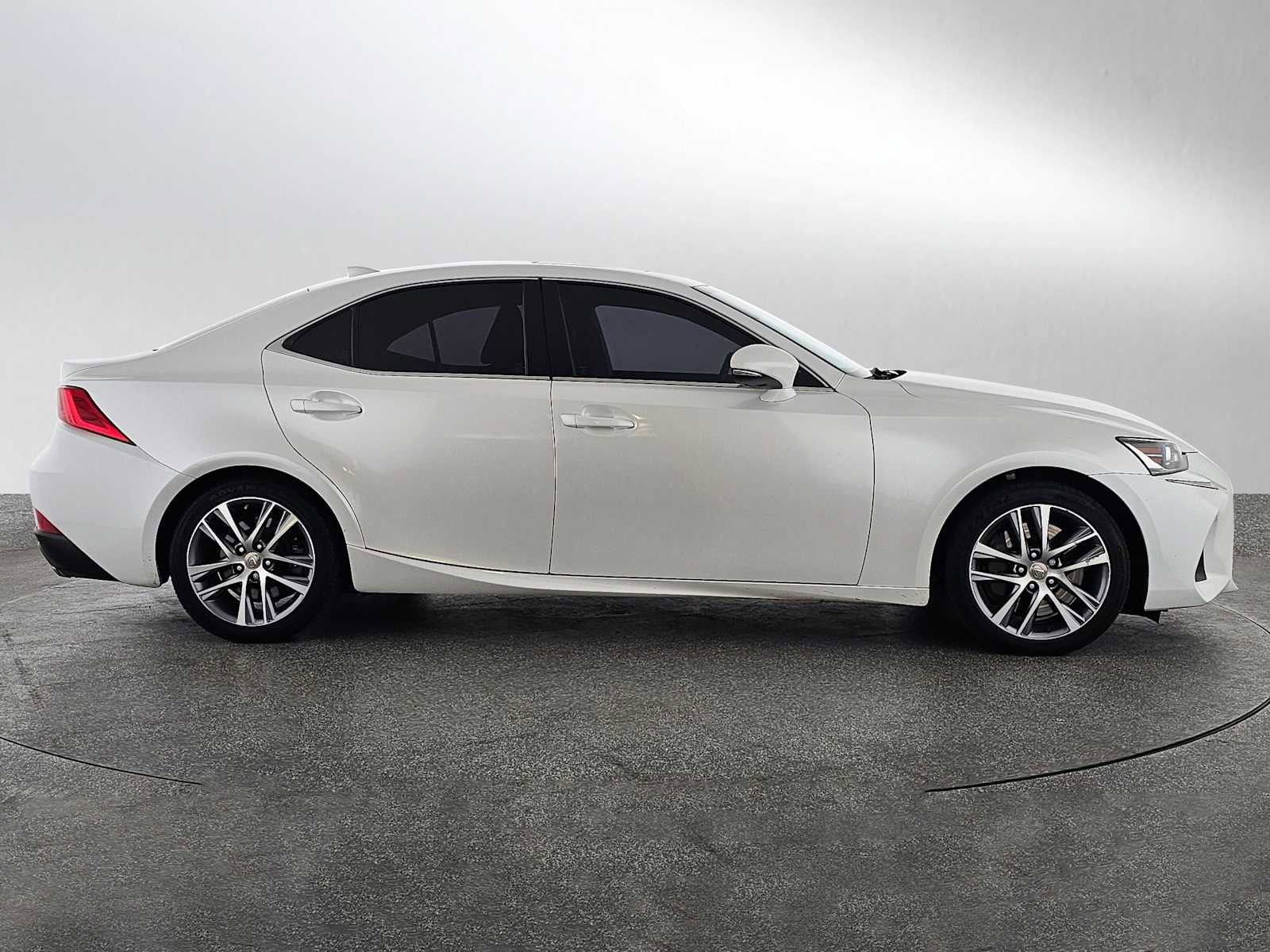 Used 2019 Lexus IS 300 image 3