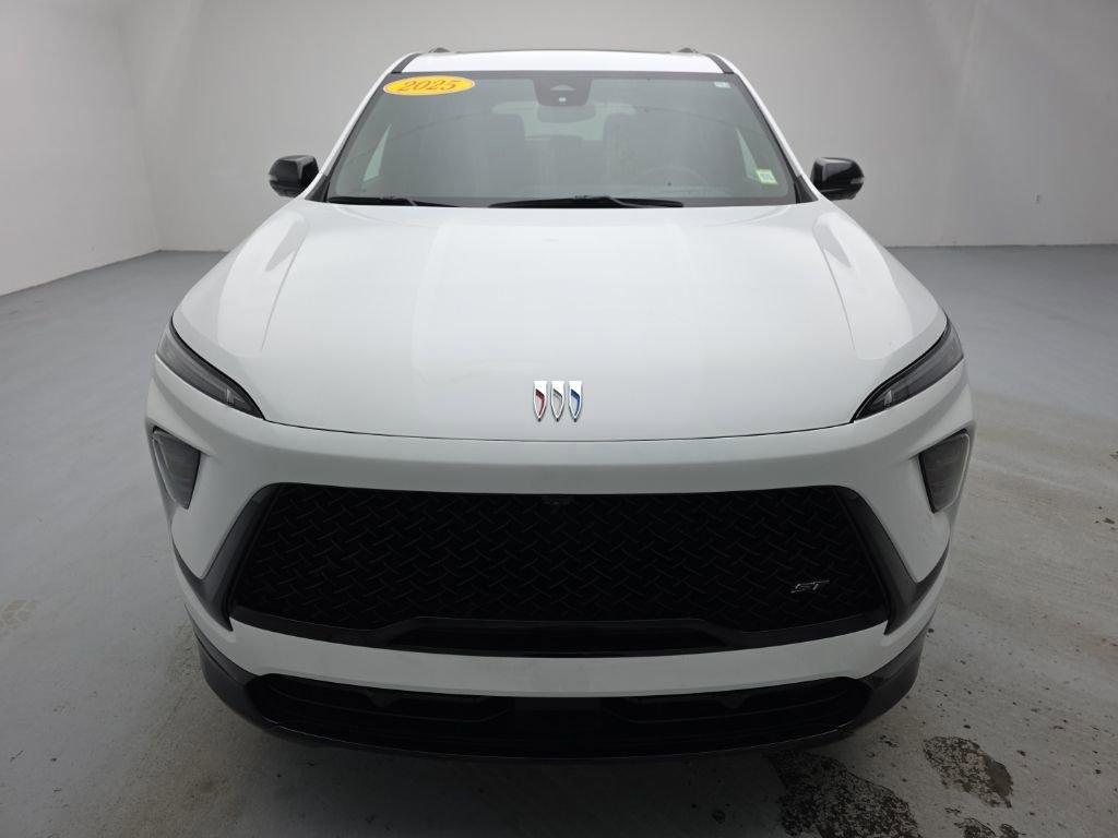 Certified 2025 Buick Enclave Sport Touring w/ Power Package AWD/4WD image 5