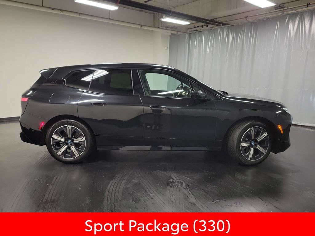 Used 2024 BMW iX xDrive50 w/ Premium Package AWD/4WD image 9