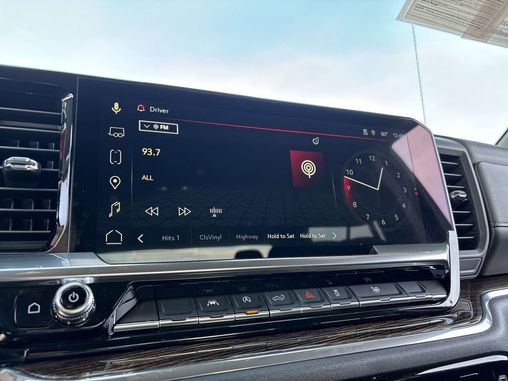 Used 2025 GMC Sierra 1500 Elevation image 13