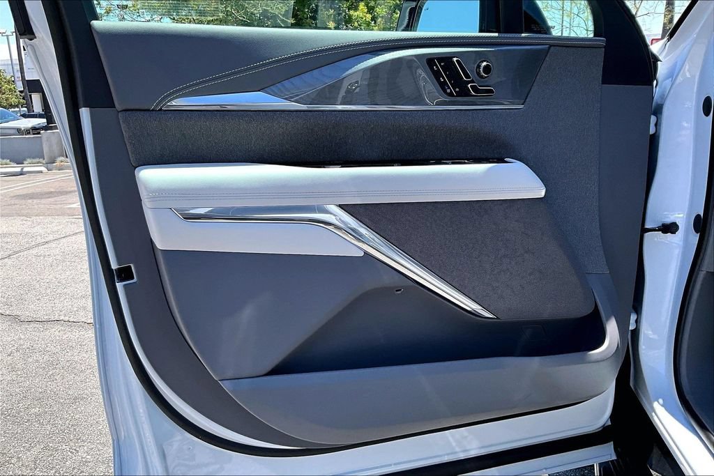New 2026 Cadillac Escalade IQL Luxury w/ LPO, Floor Liner Package AWD/4WD image 11