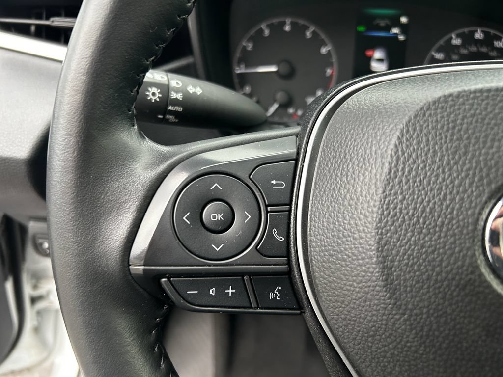 Used 2025 Toyota Corolla SE FWD image 13