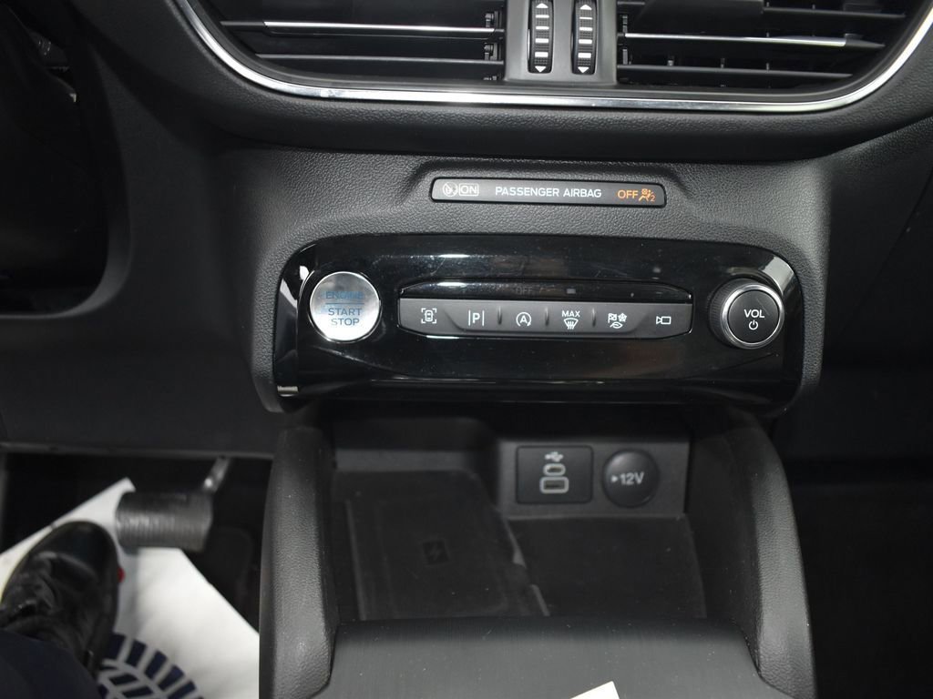 Used 2024 Ford Escape Platinum image 17