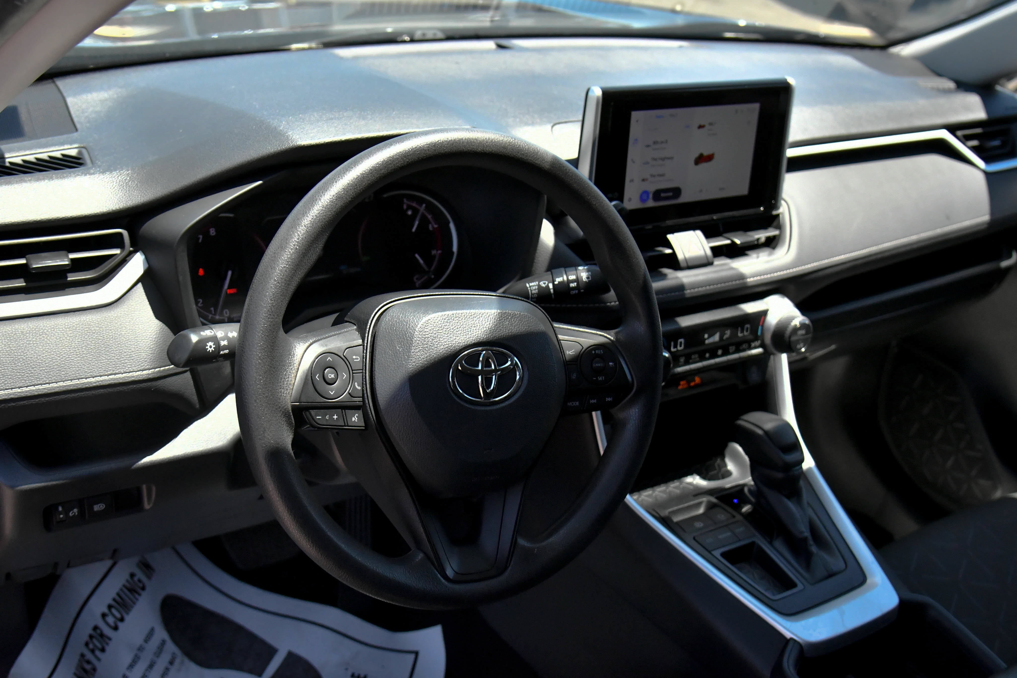 Used 2024 Toyota RAV4 XLE FWD image 16