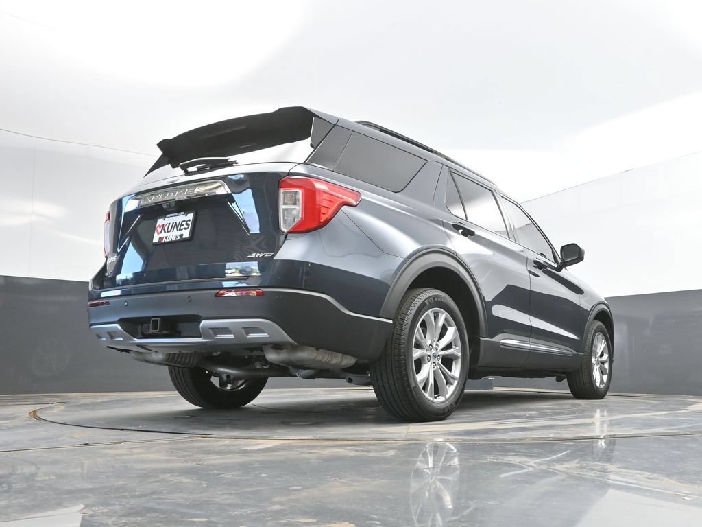 Used 2024 Ford Explorer XLT w/ Equipment Group 202A AWD/4WD image 42