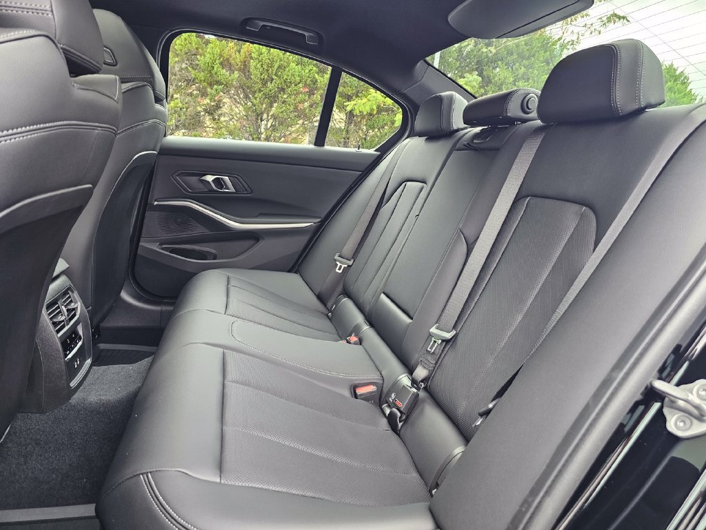 New 2026 BMW 330i Sedan RWD image 19