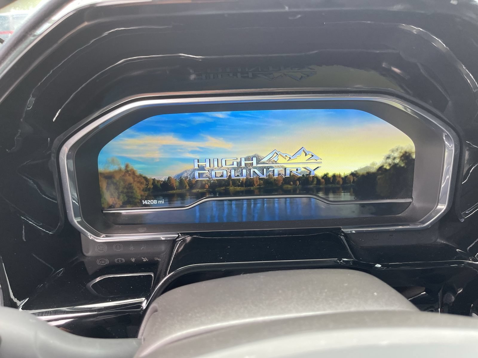Used 2024 Chevrolet Silverado 1500 High Country w/ Technology Package AWD/4WD image 12