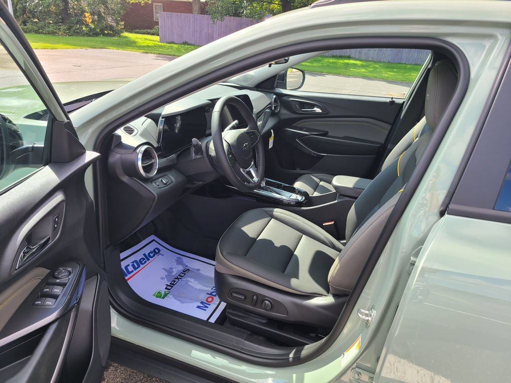 New 2026 Chevrolet Trax ACTIV w/ Driver Confidence Package FWD image 17