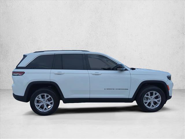 Used 2022 Jeep Grand Cherokee Limited AWD/4WD image 4