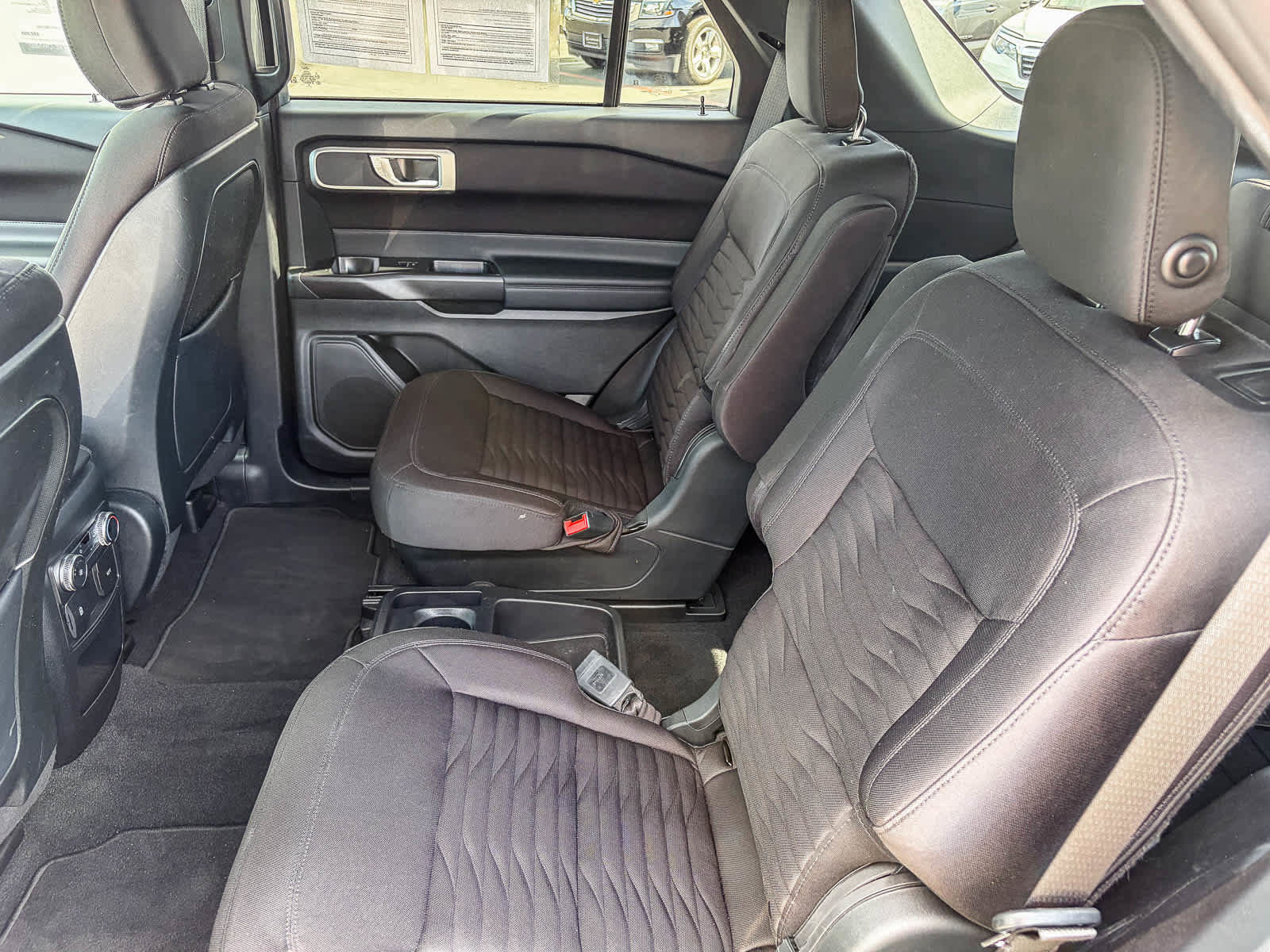 Used 2020 Ford Explorer XLT image 17