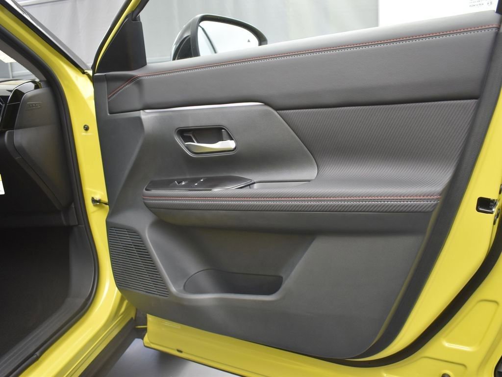 New 2025 Nissan Kicks SR AWD/4WD image 26