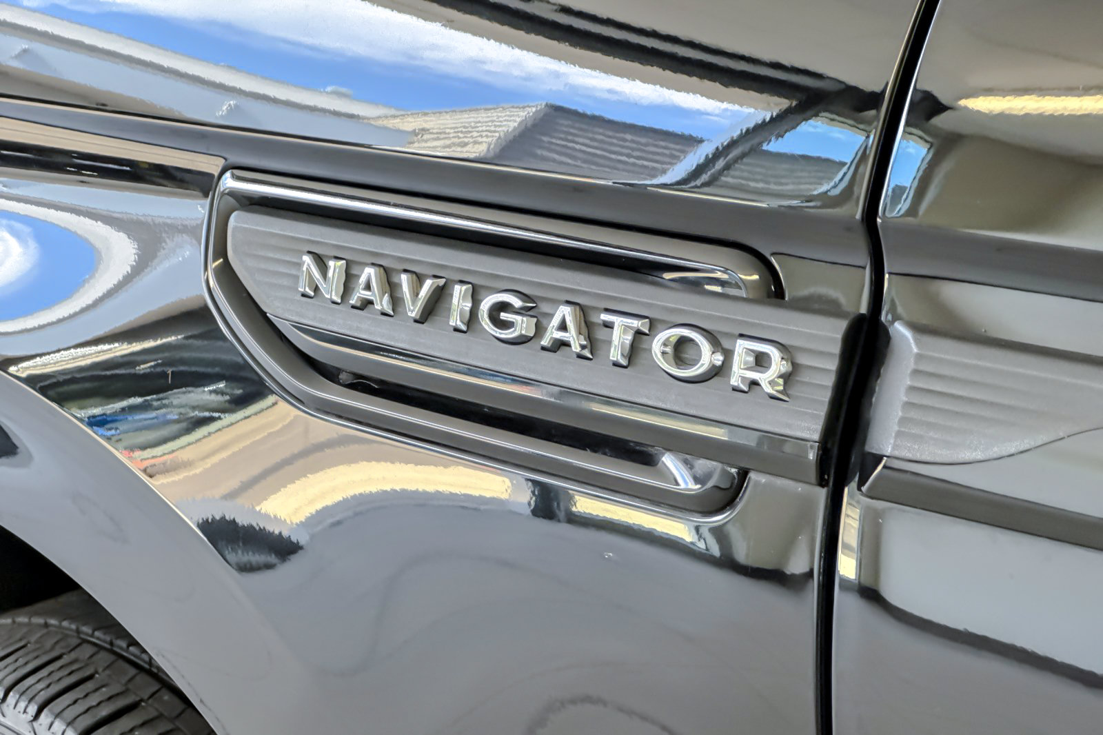 Certified 2023 Lincoln Navigator L Reserve AWD/4WD image 29