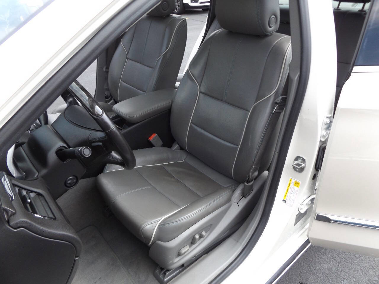 Used 2014 Chevrolet Impala LTZ image 13