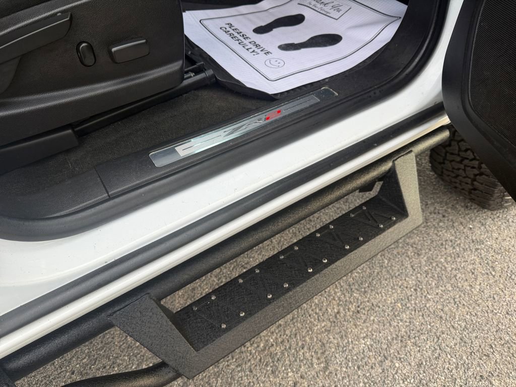 Used 2017 Chevrolet Colorado ZR2 image 18