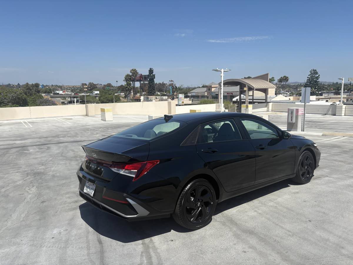 Used 2026 Hyundai Elantra Sport FWD image 32