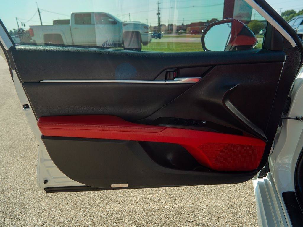 Used 2022 Toyota Camry XSE FWD image 15