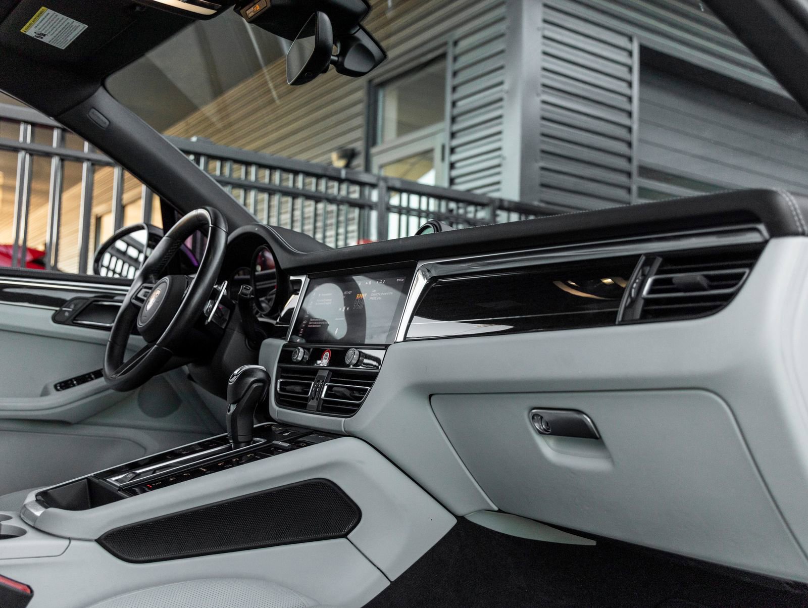 Certified 2023 Porsche Macan image 46