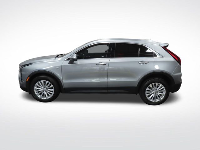 Used 2024 Cadillac XT4 Luxury w/ Cold Weather Package FWD image 2