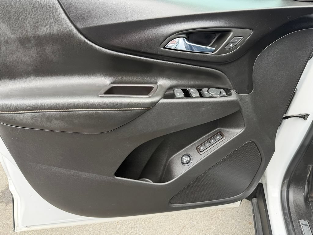 Used 2022 Chevrolet Equinox Premier AWD/4WD image 13
