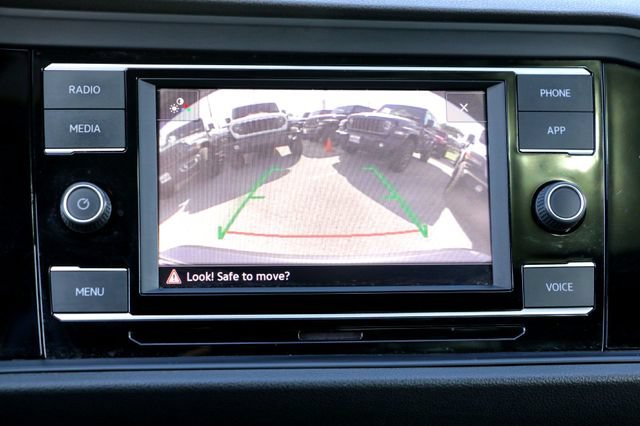 Used 2020 Volkswagen Jetta R-Line w/ R-Line Cold Weather Package FWD image 17
