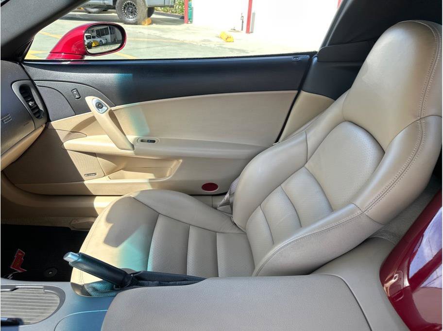 Used 2006 Chevrolet Corvette Convertible w/ Preferred Equipment Group image 16