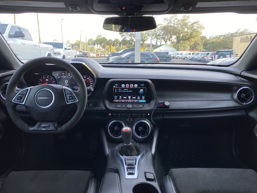 Used 2020 Chevrolet Camaro SS RWD image 8