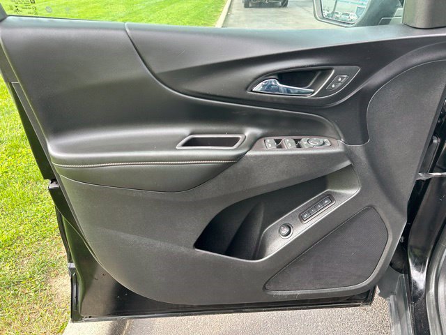 Used 2020 Chevrolet Equinox Premier w/ Premier Redline Edition FWD image 11