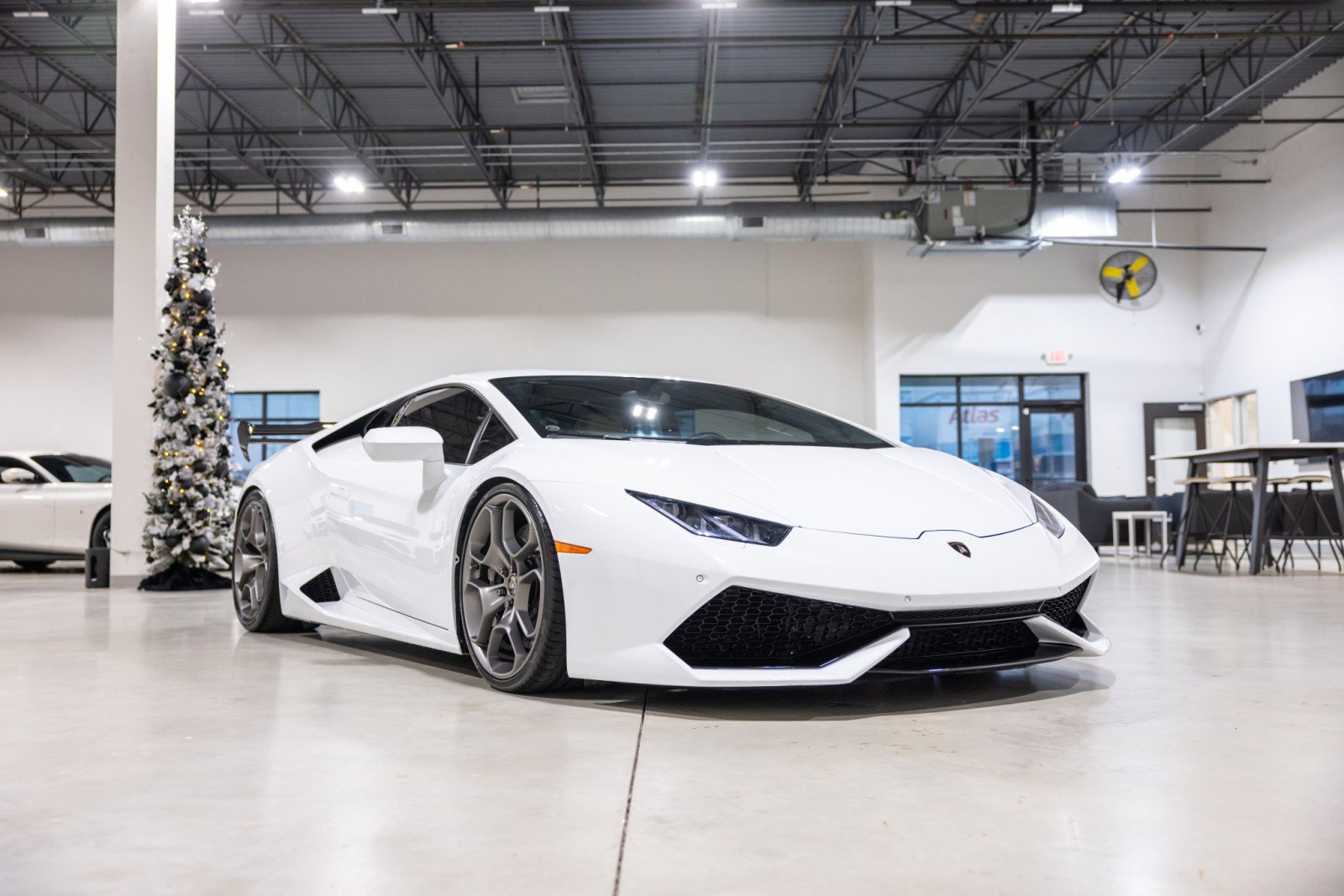 Used 2016 Lamborghini Huracan LP 610-4 image 3