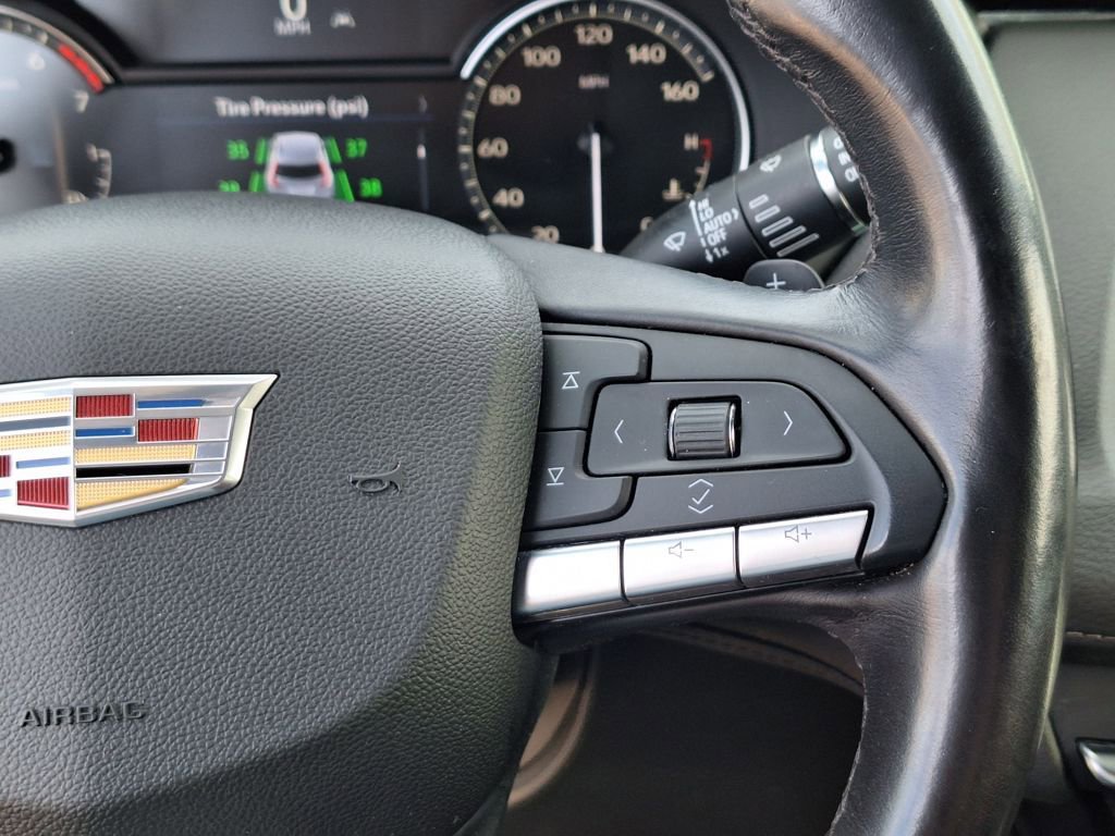 Used 2023 Cadillac XT4 Premium Luxury image 16