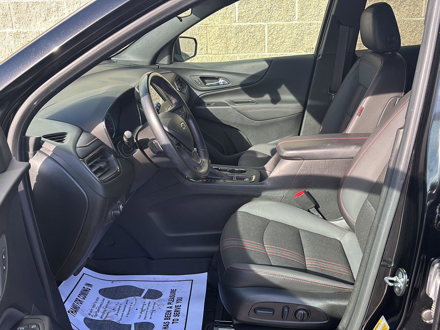 Used 2022 Chevrolet Equinox RS w/ LPO, Floor Liner Package FWD image 5