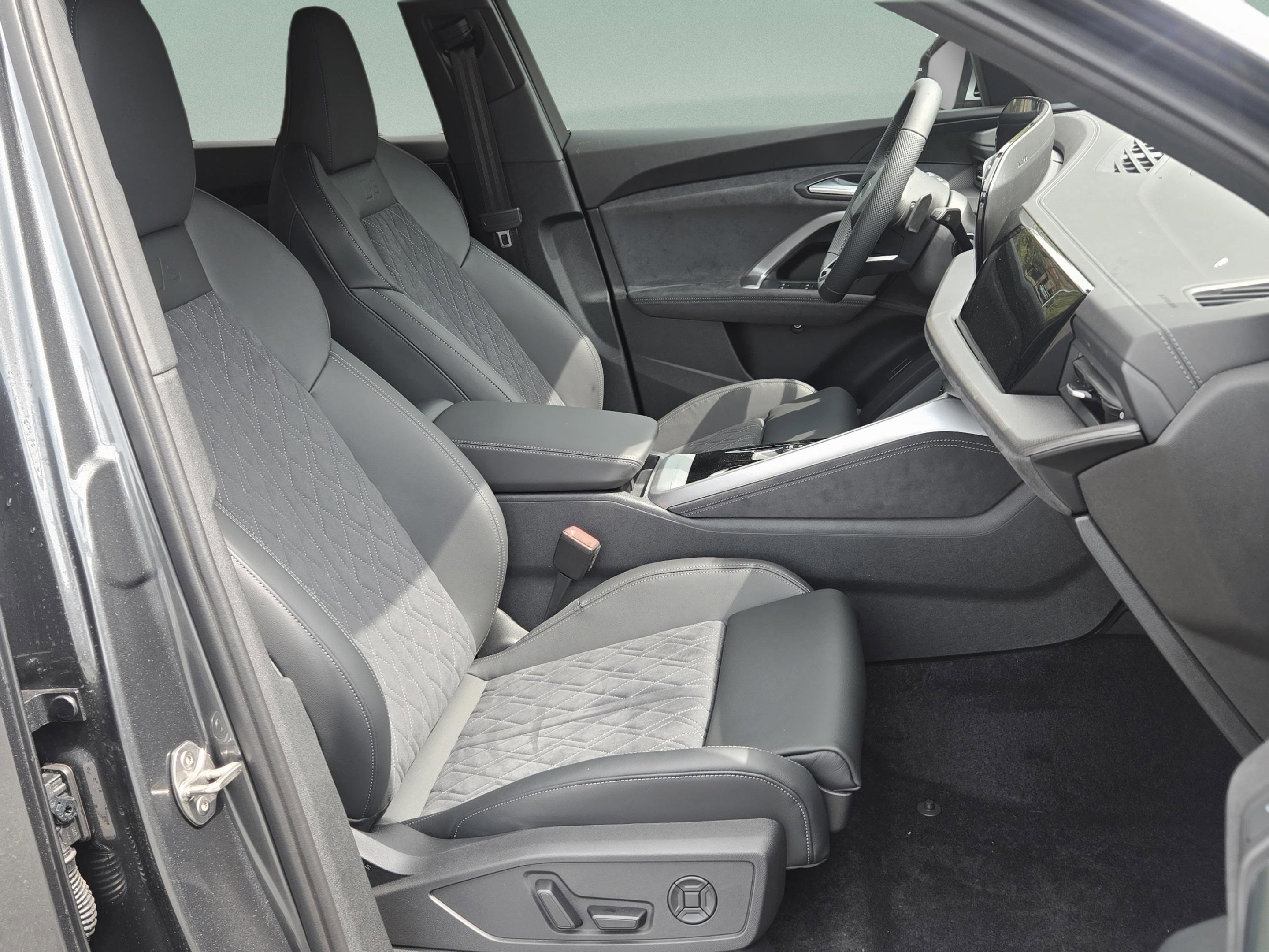 New 2026 Audi SQ5 Premium Plus AWD/4WD image 16