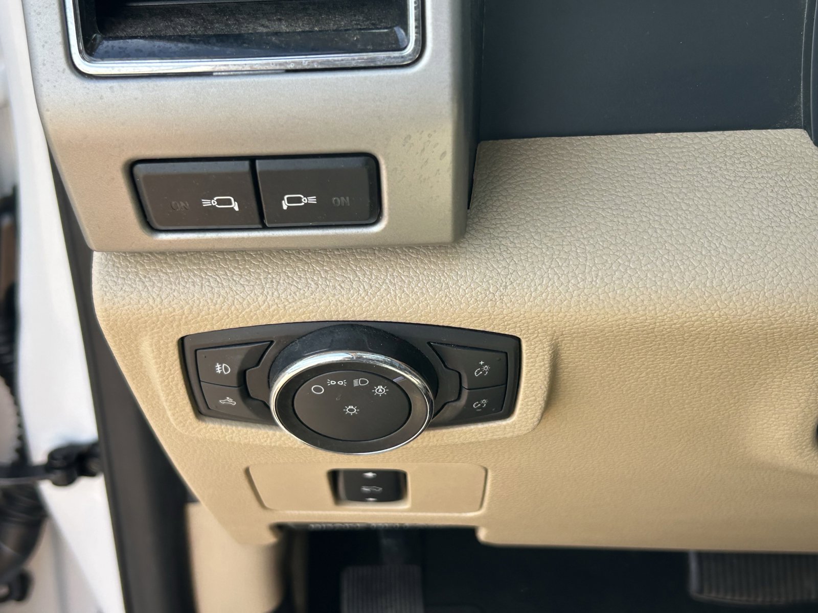 Used 2021 Ford F350 Lariat image 15