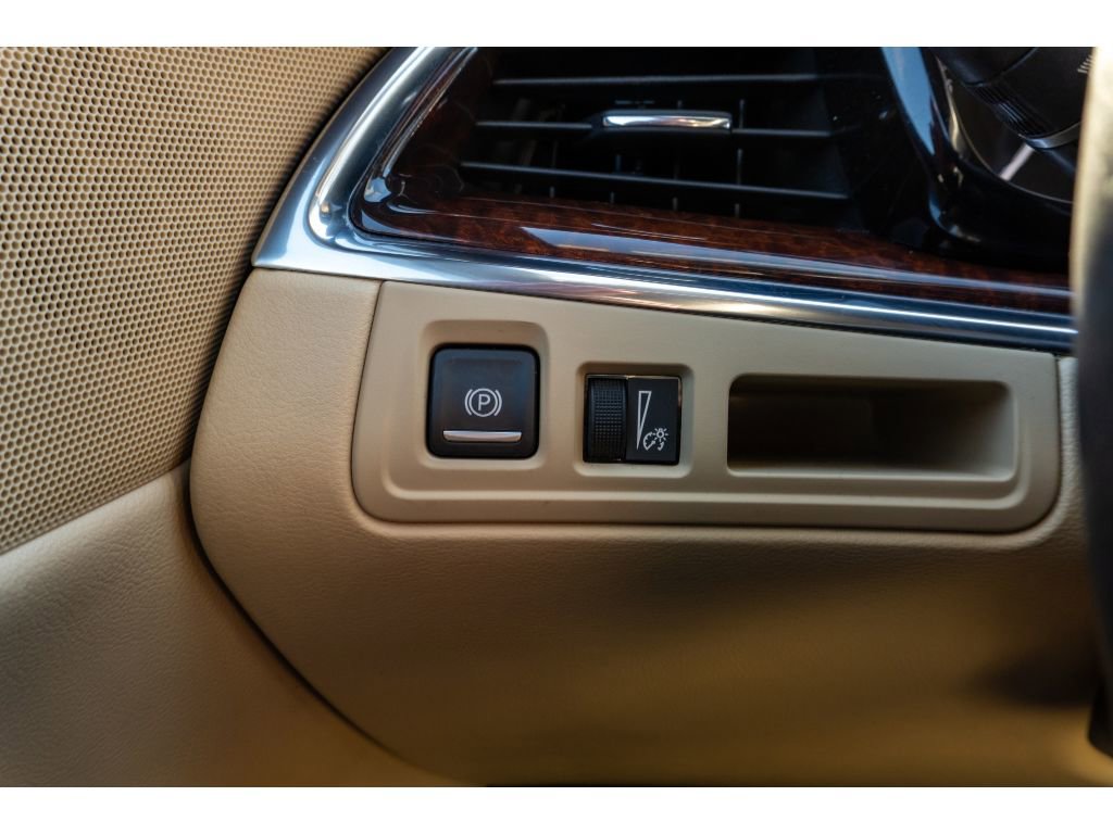 Used 2018 Cadillac XT5 Luxury w/ Driver Awareness Package image 28