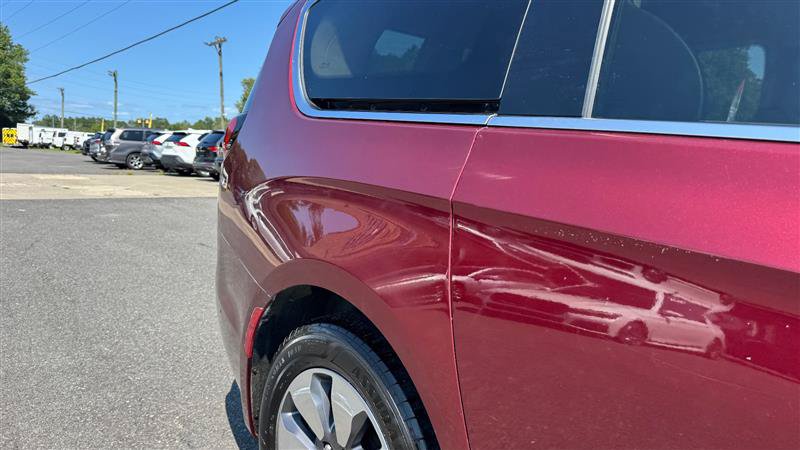 Used 2018 Chrysler Pacifica Limited w/ Advanced Safetytec Group FWD image 24