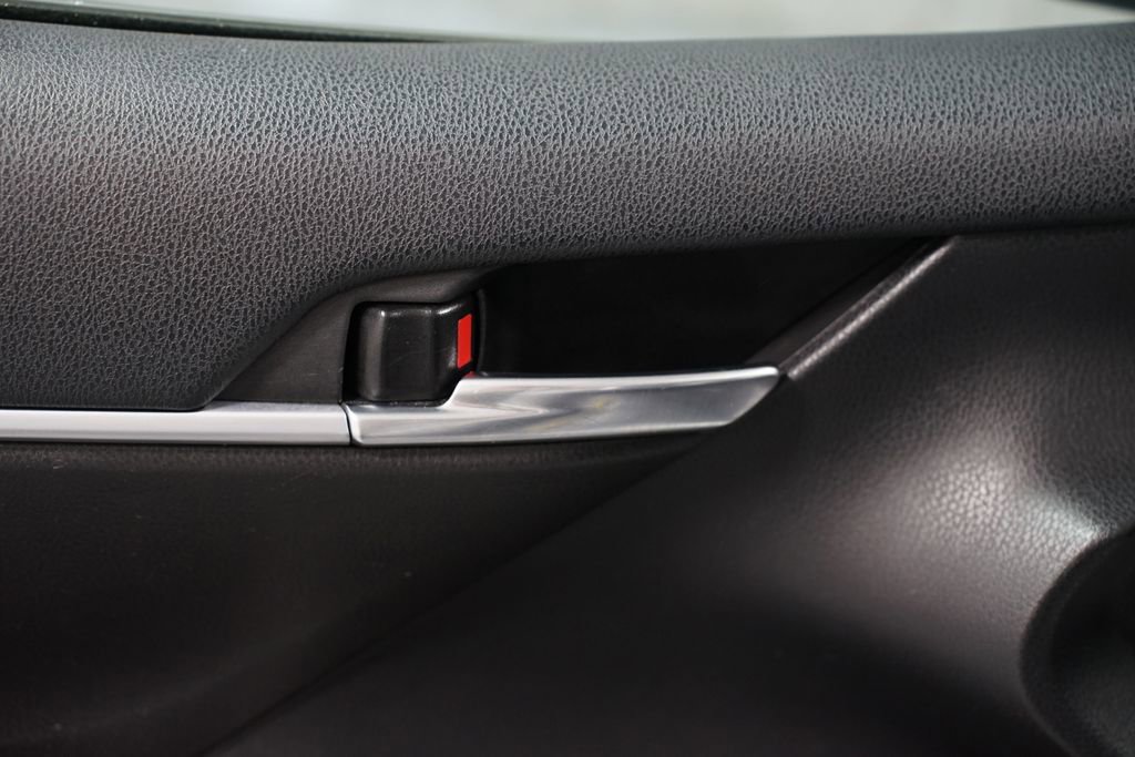 Used 2023 Toyota Camry SE FWD image 30