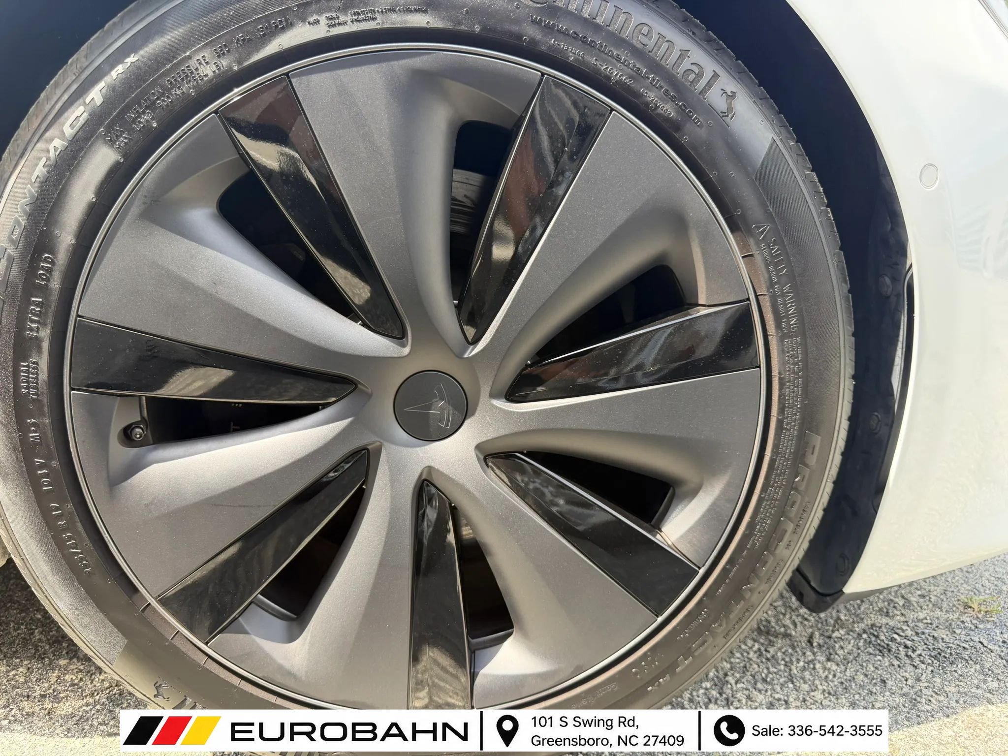 Used 2023 Tesla Model S AWD/4WD image 27