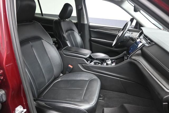 Used 2021 Jeep Grand Cherokee L Limited AWD/4WD image 30