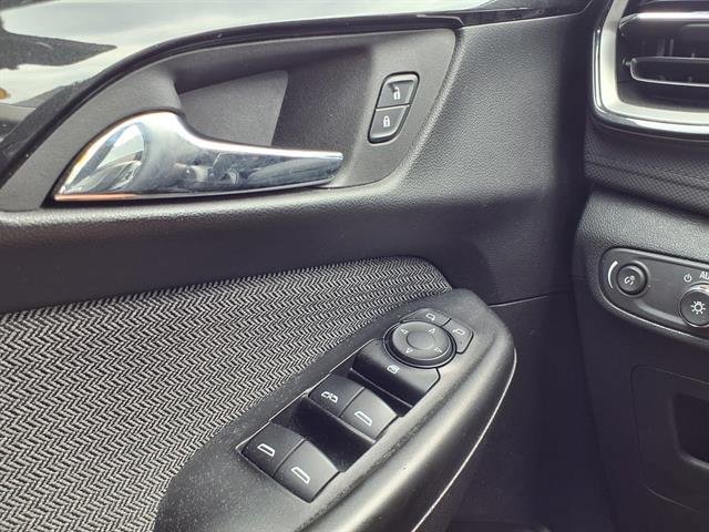 Used 2025 Chevrolet TrailBlazer LT AWD/4WD image 18