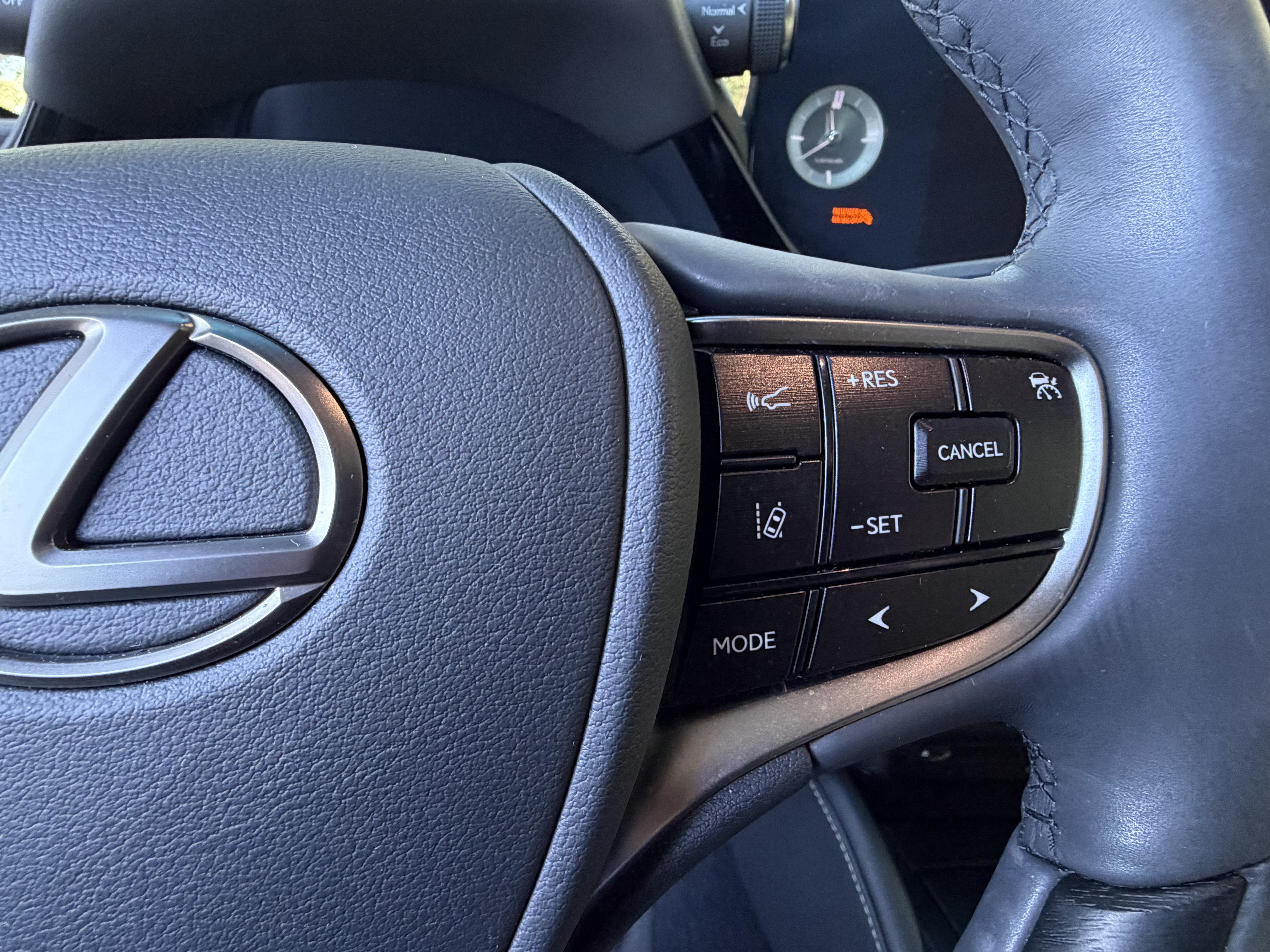 Used 2022 Lexus ES 300h Ultra Luxury FWD image 20