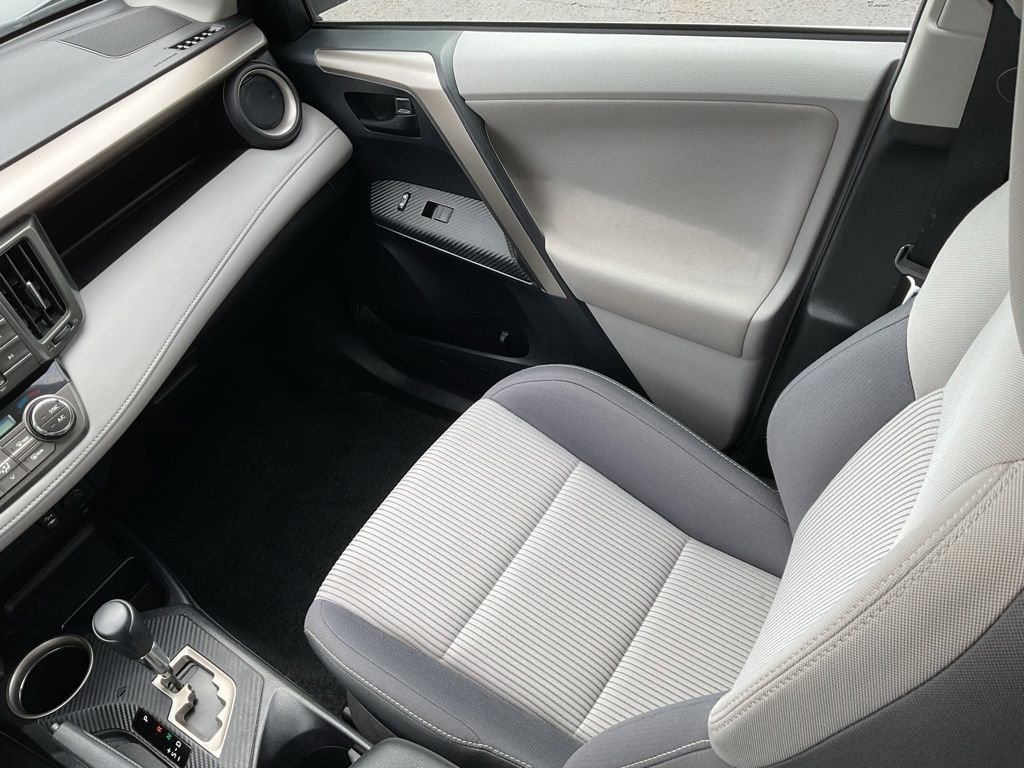 Used 2013 Toyota RAV4 XLE AWD/4WD image 18