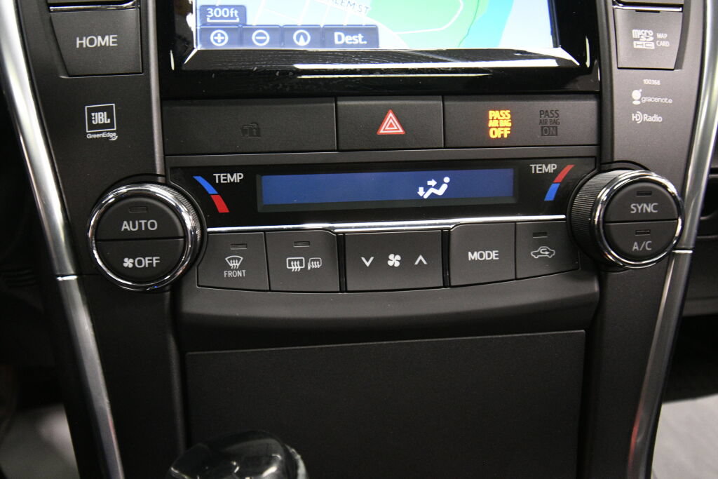 Used 2015 Toyota Camry XLE FWD image 17
