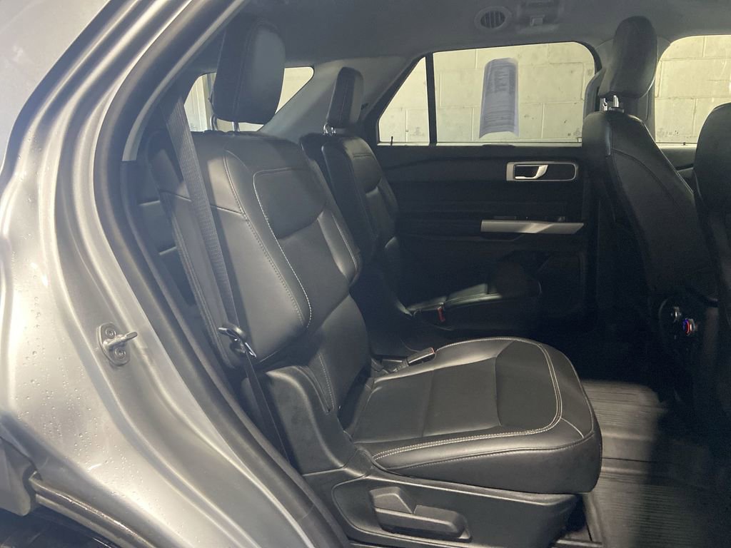 Used 2021 Ford Explorer XLT w/ Equipment Group 202A image 26